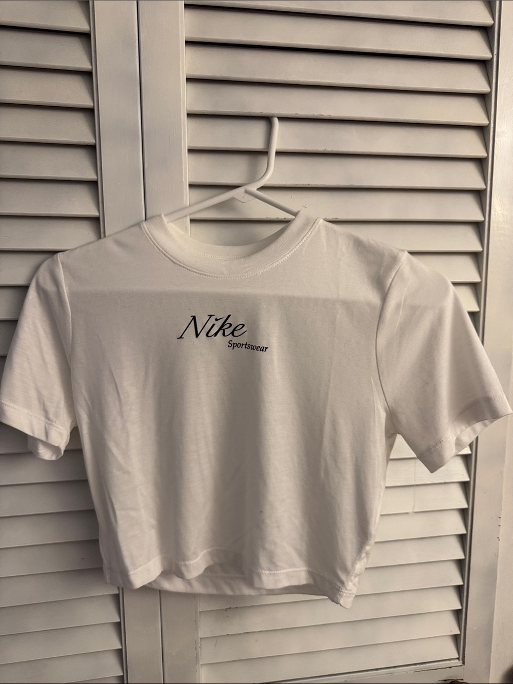 BRAND NEW Nike Cropped Tshirt